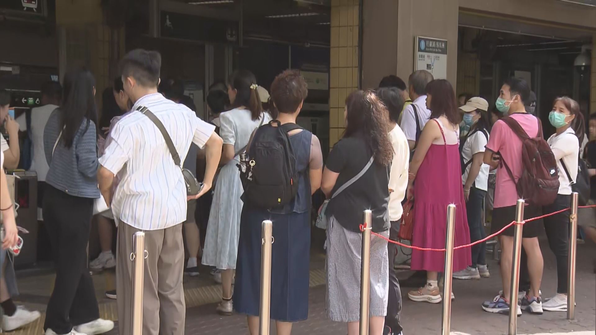 市民免費搭電車渡輪　三千食肆推國慶優惠　港人照北上消費