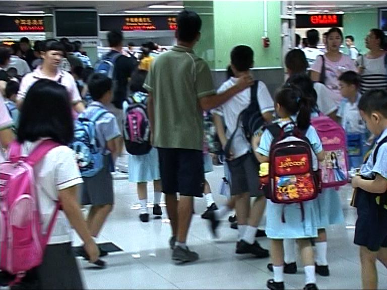 
深圳加強檢查來往香港深圳的學童