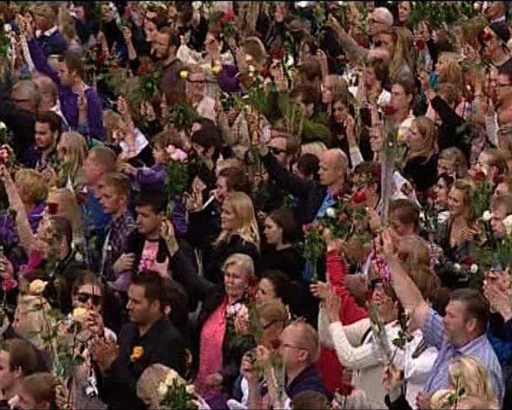 
挪威民眾參與大型集會悼念