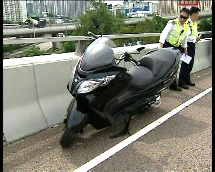 
觀塘繞道車禍電單車司機受傷