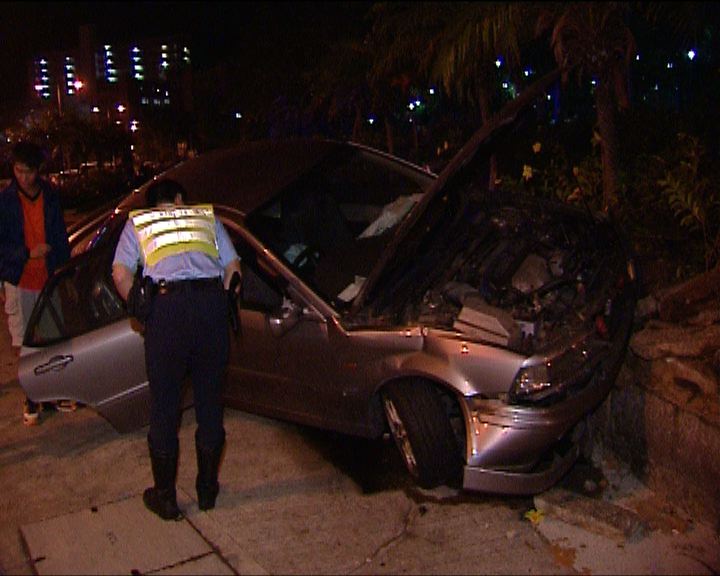 
青衣私家車失事司機涉醉酒駕駛