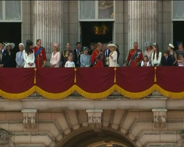 

英國舉行官方活動慶祝女王壽辰