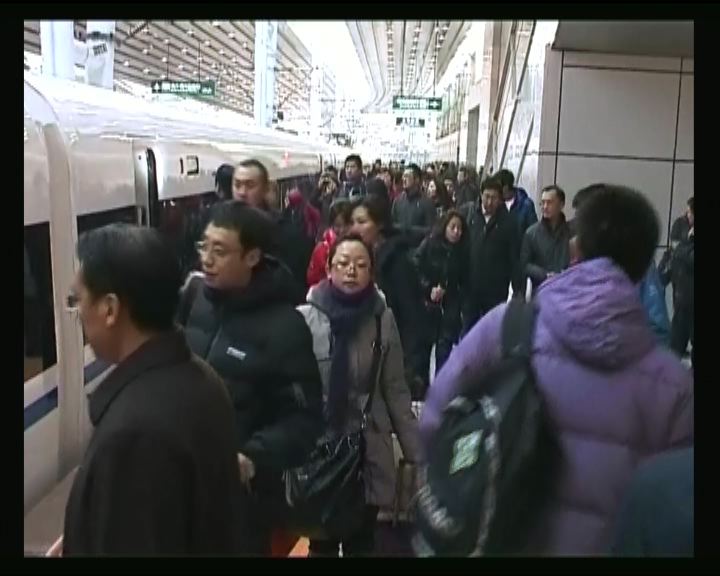
京廣高鐵全線通車大批市民試搭首班車