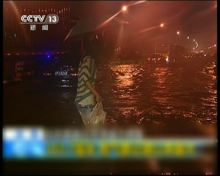 
北京暴雨190萬人受災