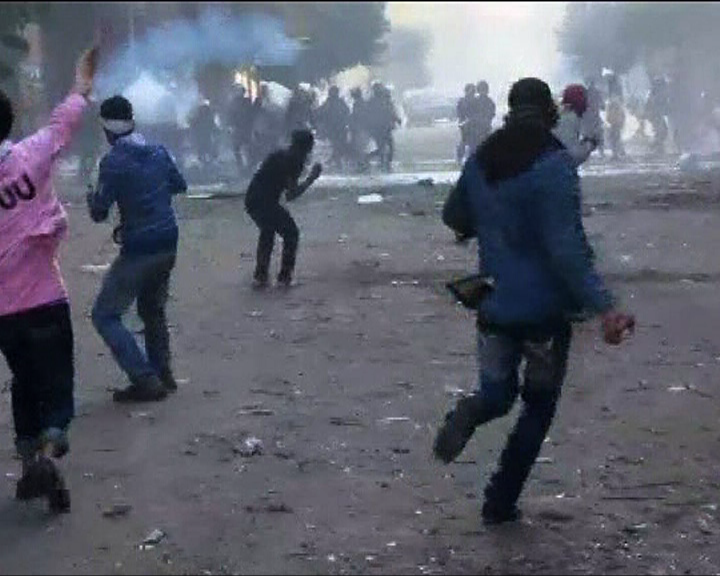 
埃及騷亂民眾要求軍方交出權力