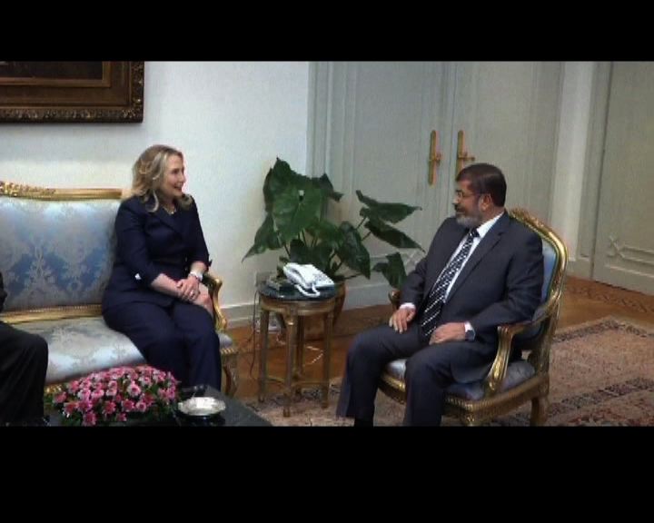 
希拉里訪埃及晤總統穆爾西