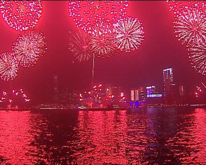 
龍年賀歲煙花匯演年初二晚舉行