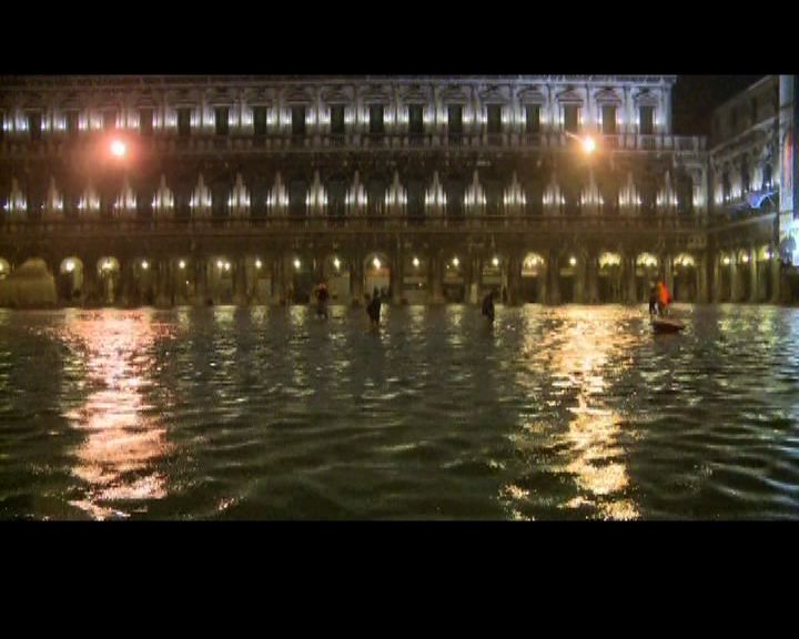 
威尼斯聖馬可廣場嚴重水浸