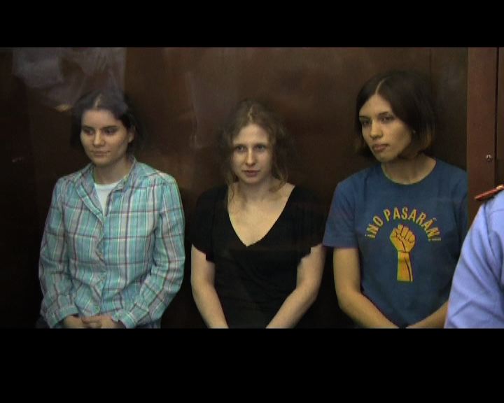 
三名反普京樂隊成員被判監兩年