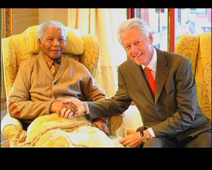 
克林頓到南非探訪曼德拉