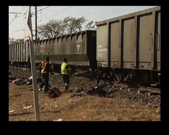 
南非火車撞貨車最少26死