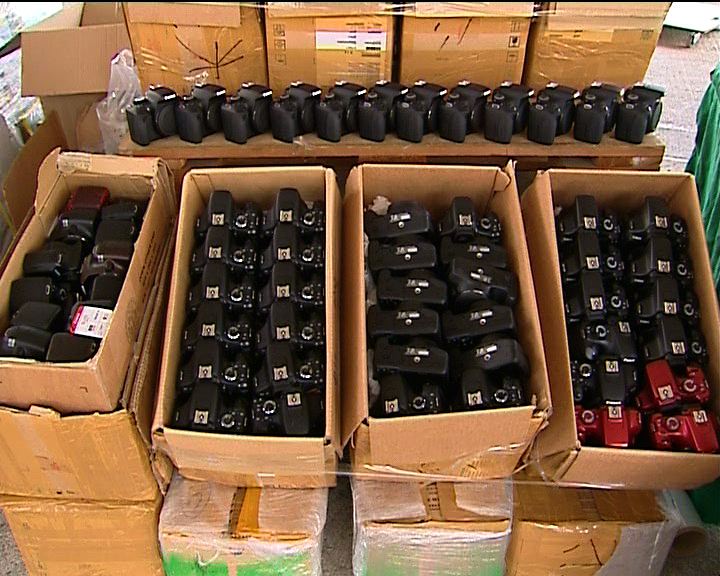 
警方海關西貢破獲走私高價電子貨物