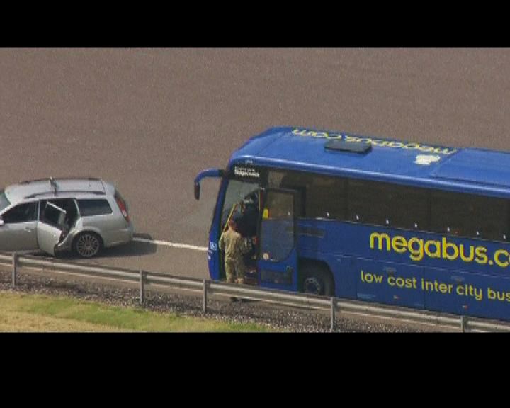 
英國巴士冒煙事件與恐怖襲擊無關