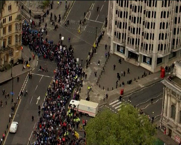 
英國公務員遊行抗議養老金改革