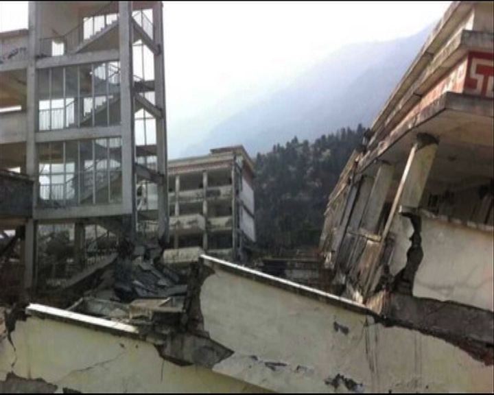 
四川雅安七級強烈地震死亡人數升至五人