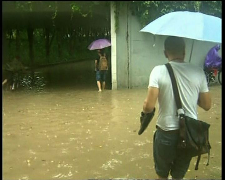 
深圳暴雨致兩人死亡