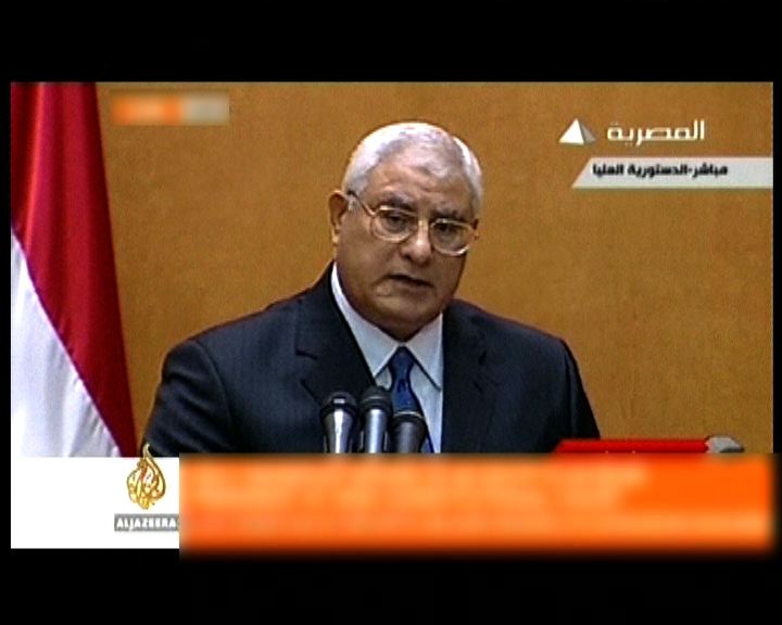 
曼蘇爾宣誓就任埃及臨時總統
