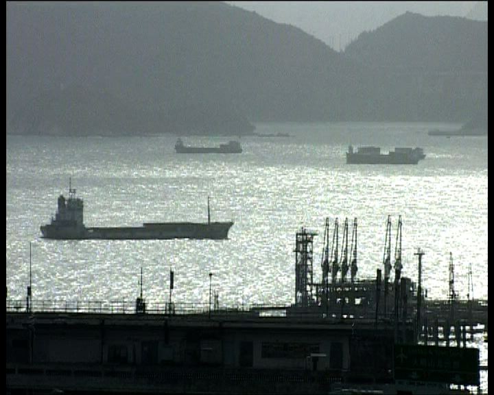 
青衣木船沉沒八人墮海一人失蹤