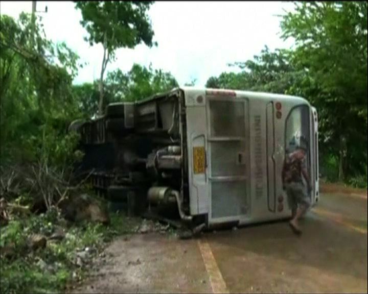 
泰國旅遊巴車禍28人受傷