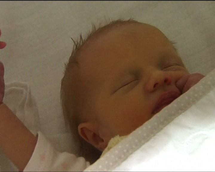 
英國擬允許含三人基因試管嬰