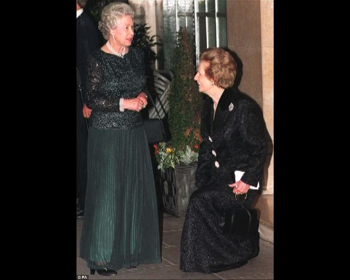 
戴卓爾夫人跟英女王互相尊重