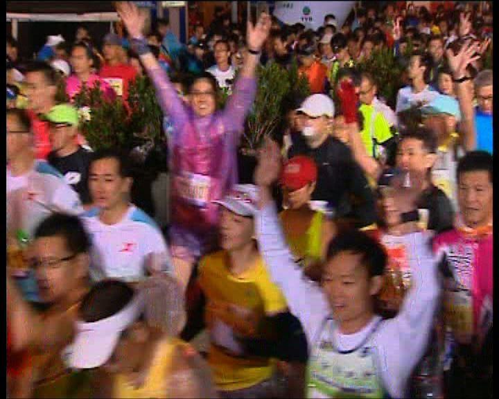 
七萬多人參加香港國際馬拉松