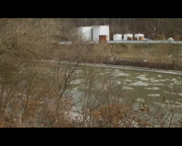 
西弗吉尼亞州化學品污染河流