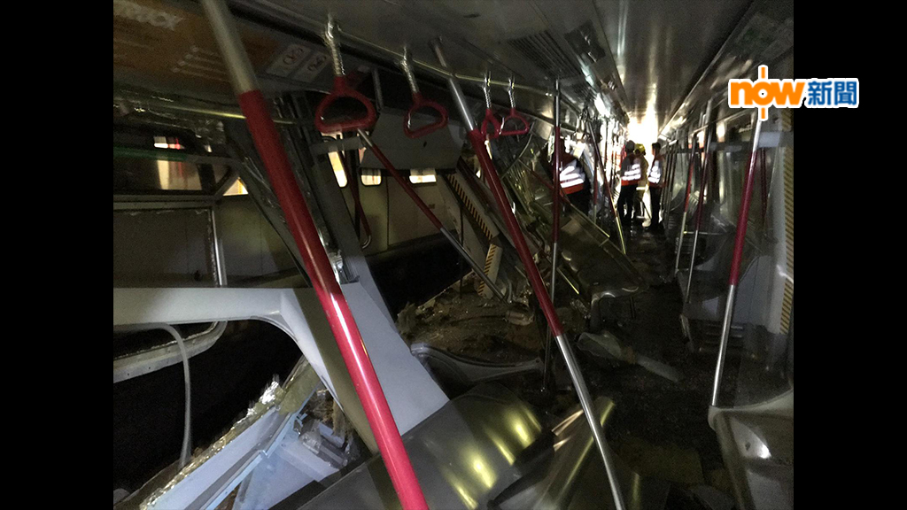 【最新照片】港鐵兩列車相撞　車廂損毀嚴重