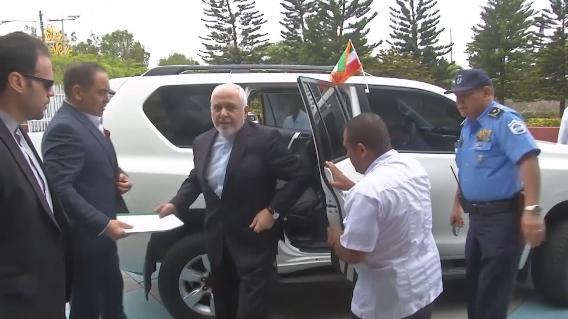 伊朗外長扎里夫指美國制裁對他及家人沒影響