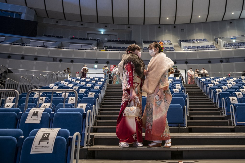 日本疫情中的「成人之日」　戴口罩也要盛裝打扮