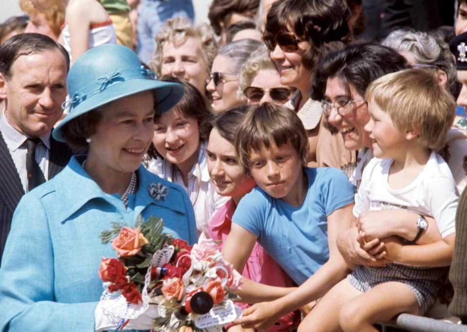 【舉國同慶】英女王明年在位70周年　哈里梅根夫婦擬回國參加慶典