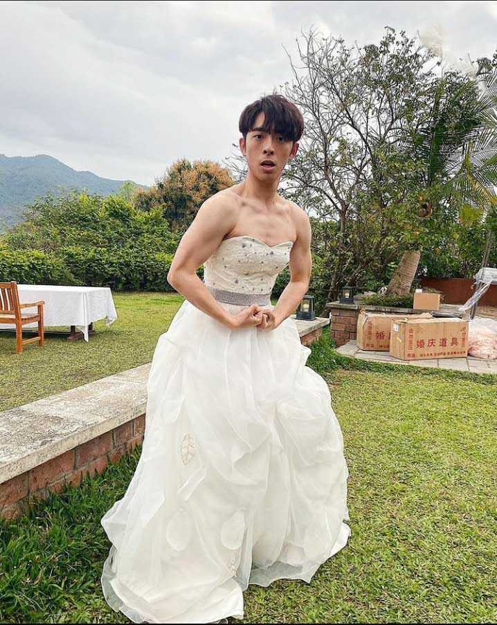 【多圖】「田田」Edan 婚紗 look 自嘲最核突「新娘」：想娶我嗎？