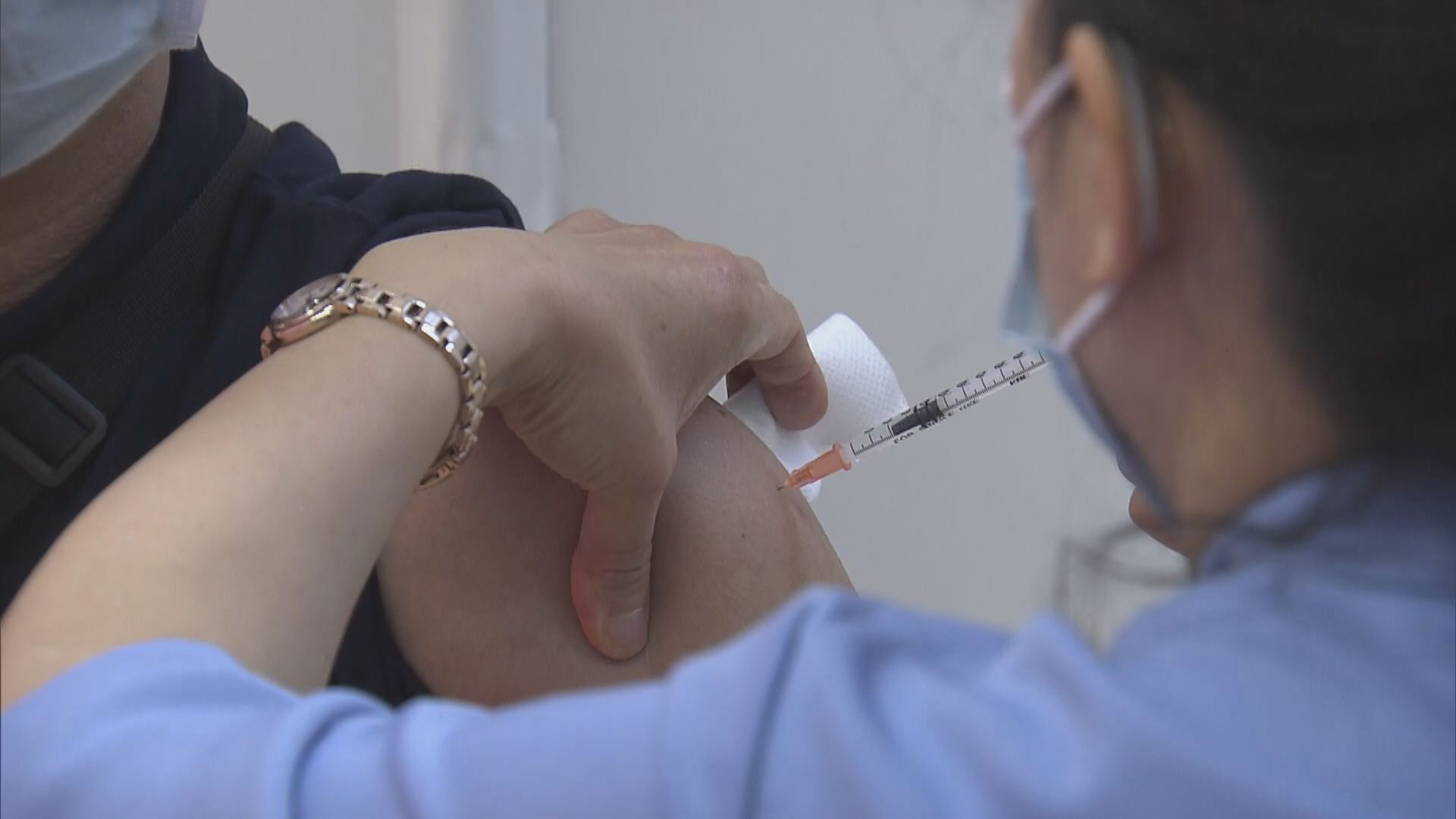 周四有6萬人接種新冠疫苗