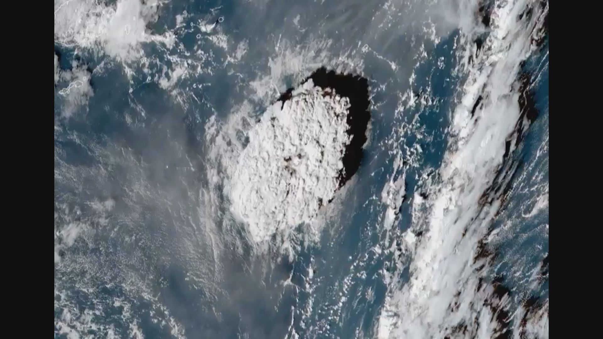 島國湯加海底火山爆發引發海嘯