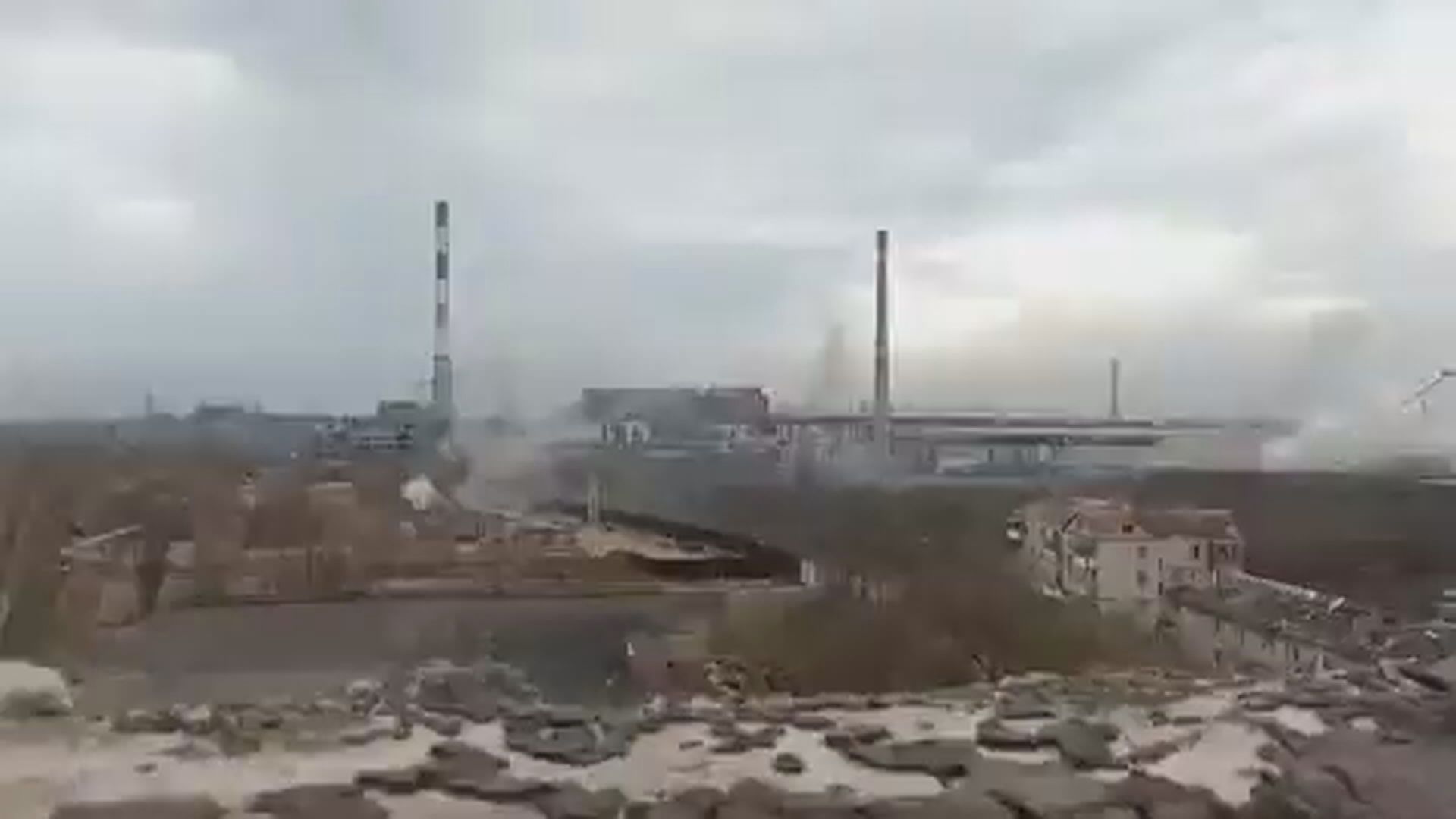 烏克蘭指責俄軍向前往接走亞速鋼鐵廠平民的車輛開火
