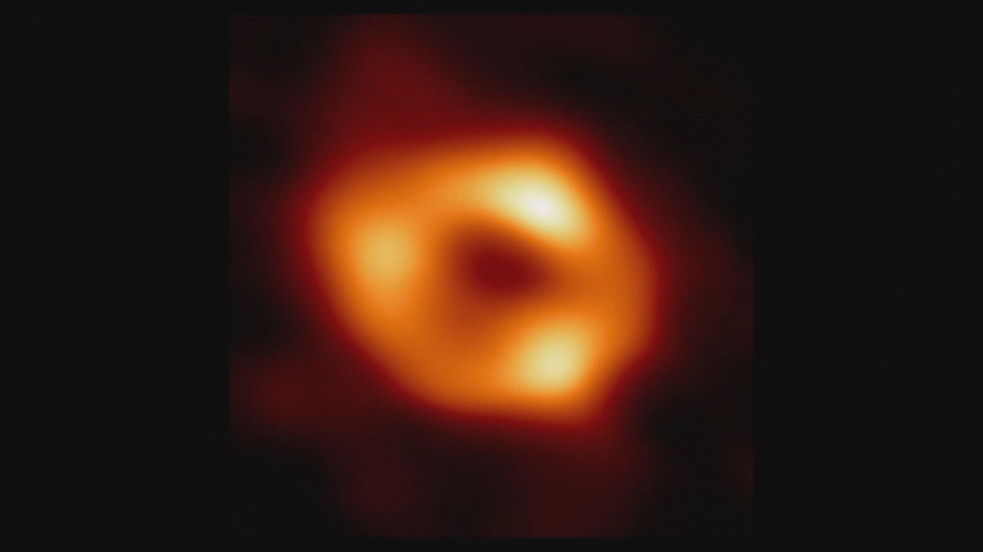銀河系中心黑洞照片首次曝光