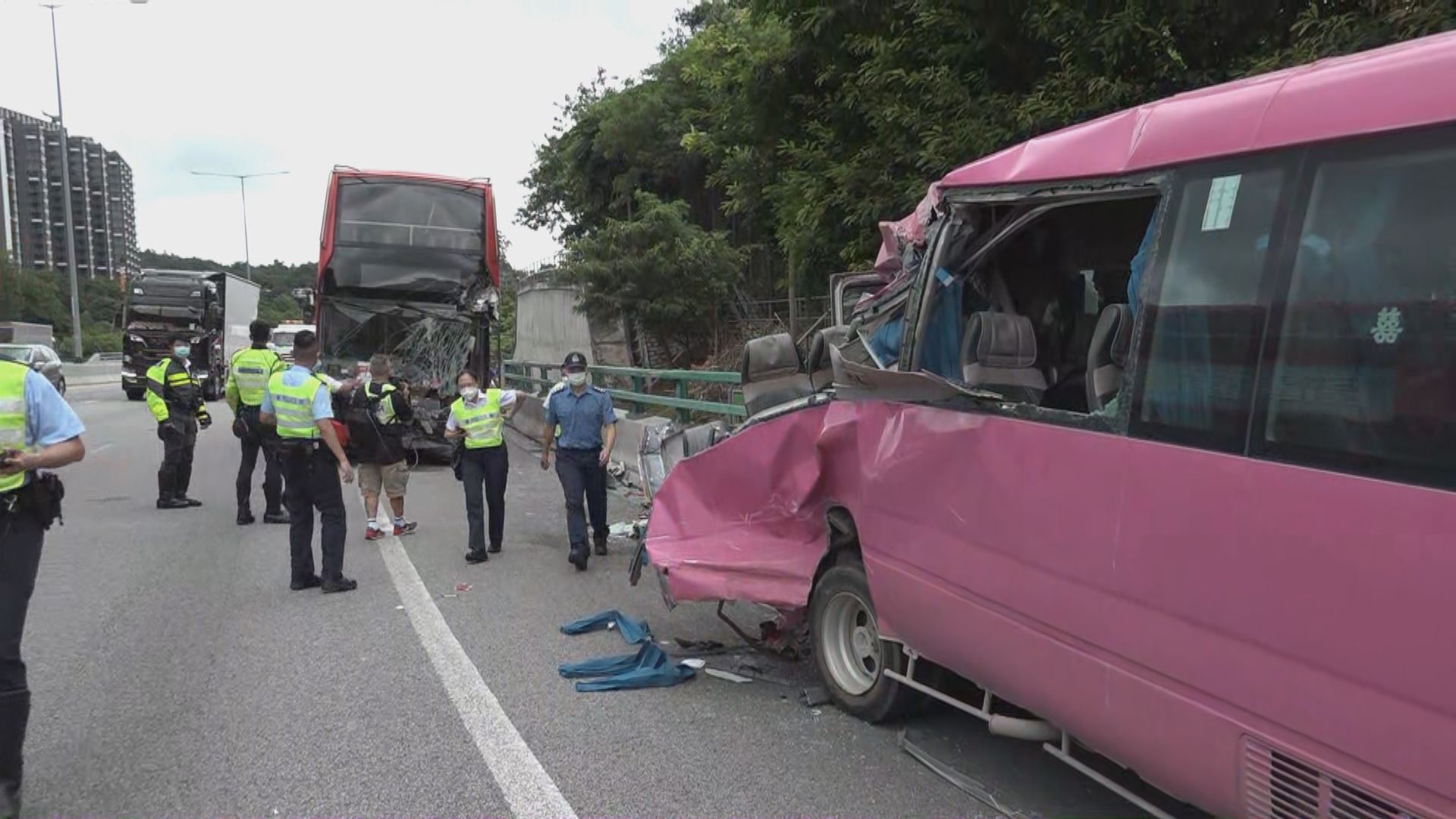 屯門公路九巴與旅巴相撞釀一死三傷　巴士司機涉危駕導致他人死亡被捕