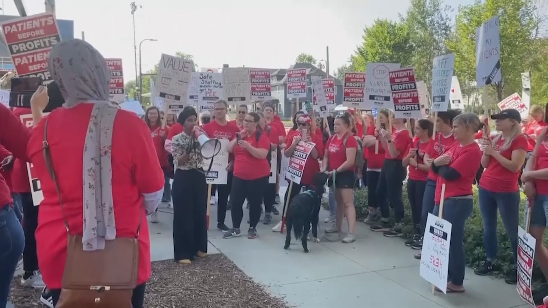 美國明尼蘇達州護士遊行罷工　抗議當地醫院沒有解決人手短缺問題
