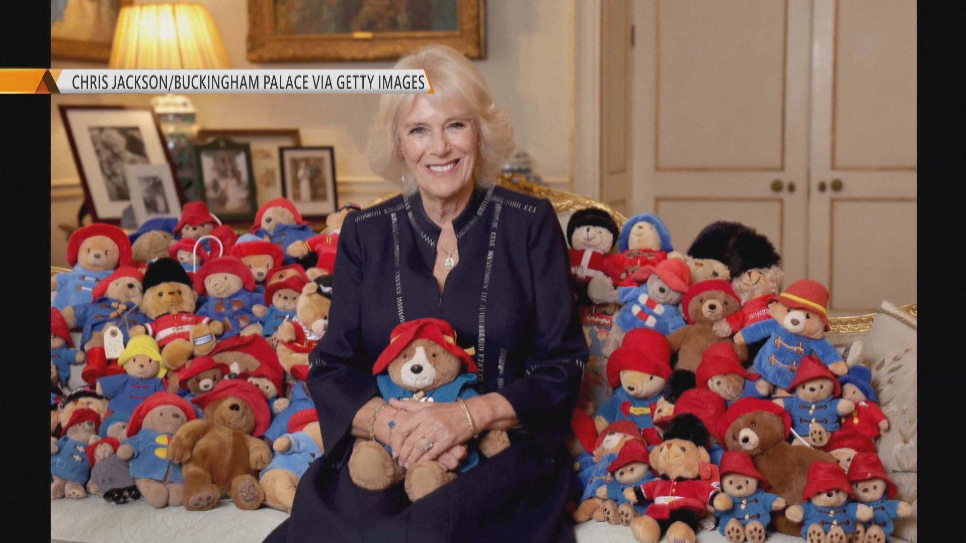 【環球薈報】民眾悼念英女王送出逾千隻柏靈頓熊　將贈予慈善機構