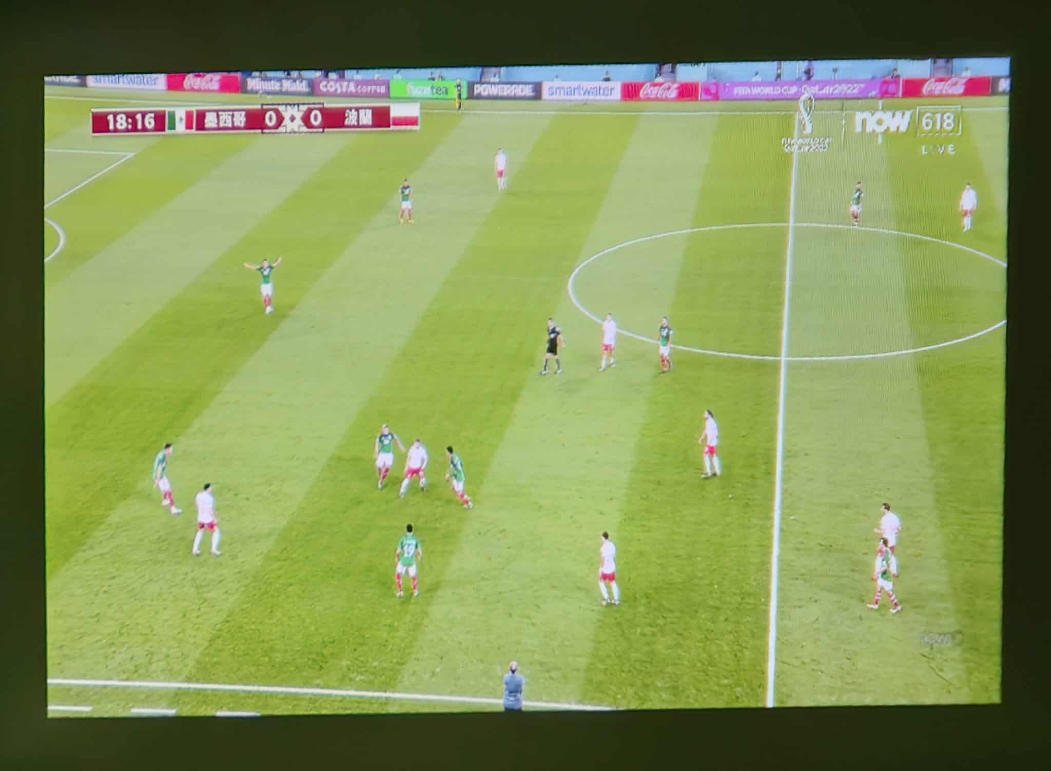 ▲筆者以HDMI 接駁NOW E 電視盒來收看世界盃