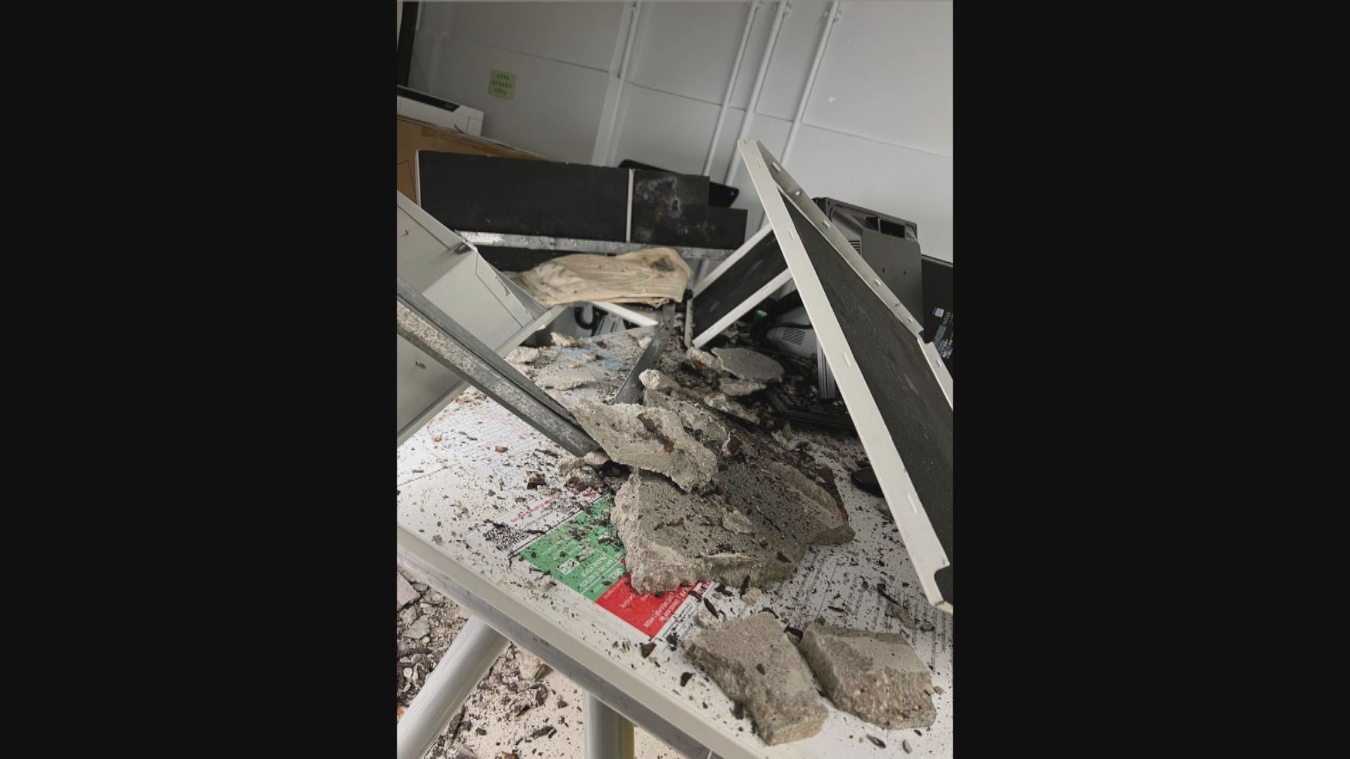 網上流傳葵涌醫院有天花石屎掉落　醫管局下午交代事件