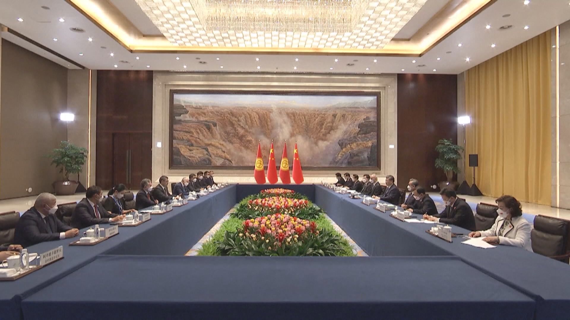中國-中亞峰會舉行前 習近平分別跟與會領袖舉行雙邊會談