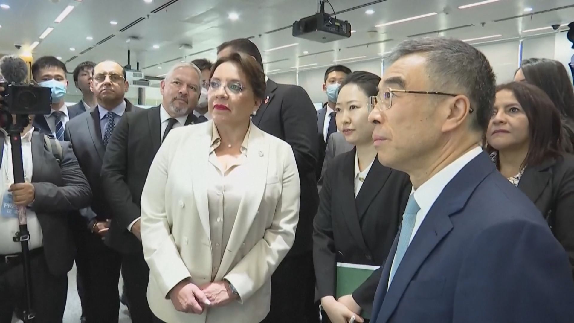洪都拉斯總統卡斯特羅繼續訪華行程 提出加入金磚國家新開發銀行