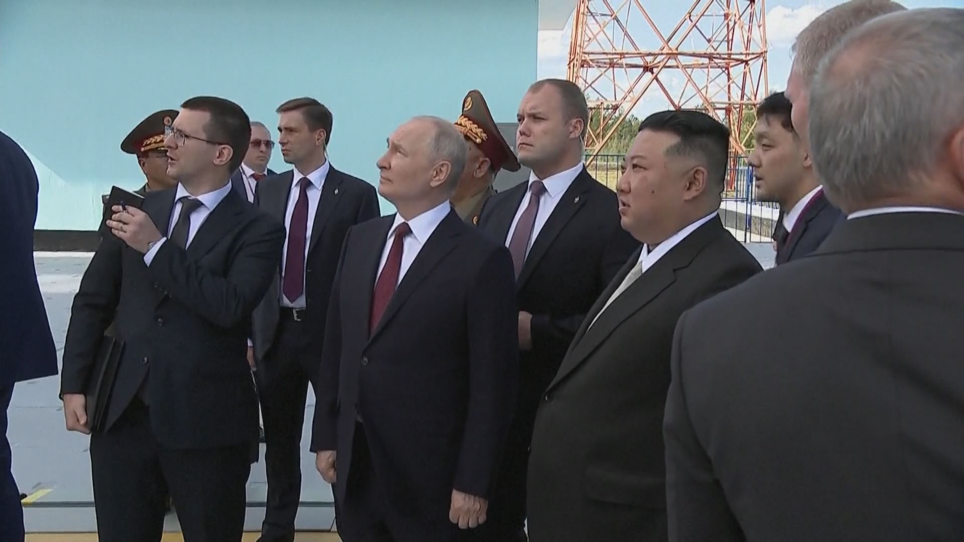 普京與金正恩在俄羅斯東方航天發射場會晤 普京指將助北韓研發人造衛星