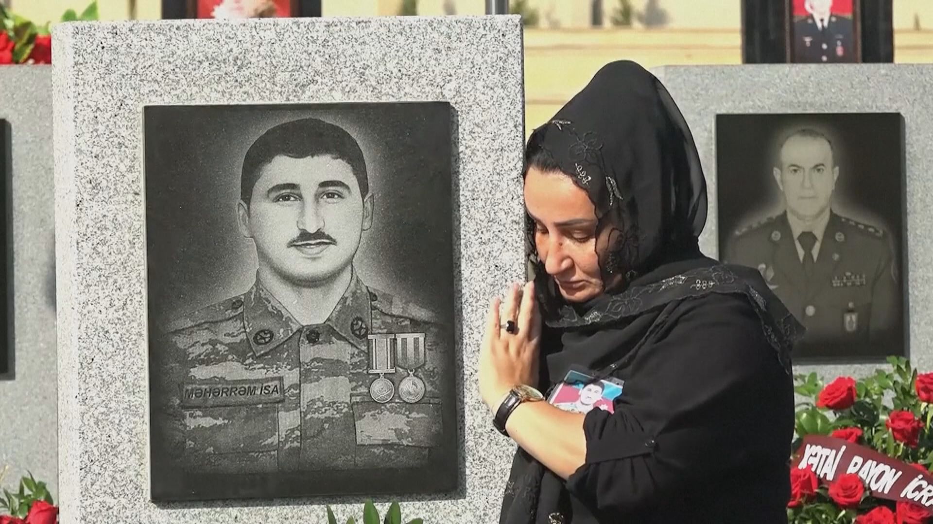 阿塞拜疆民眾悼念兩年前亞美尼亞軍事衝突遇難者