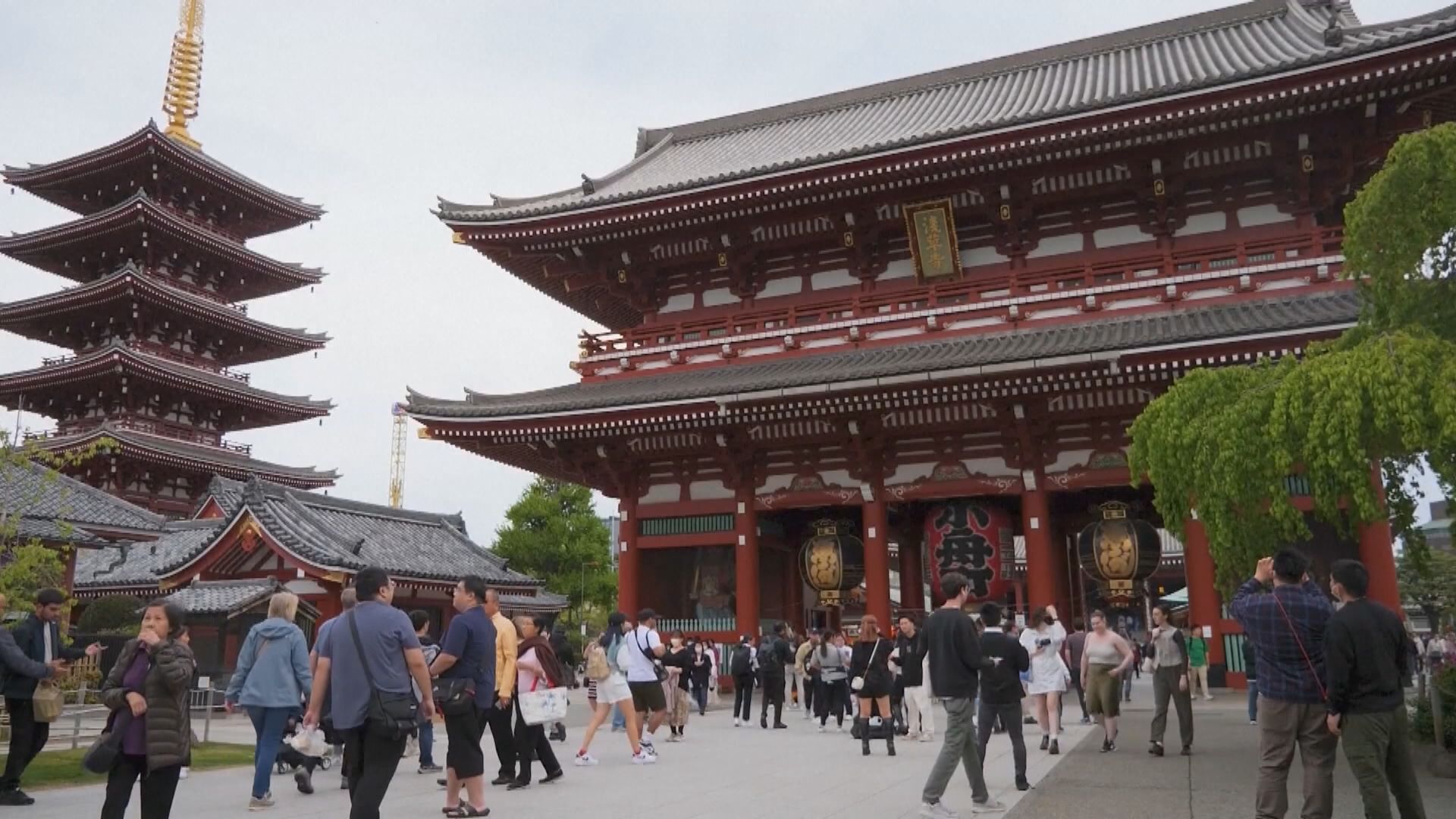 日本大幅放寬入境限制一周年 中國遊客訪日處於低迷狀態