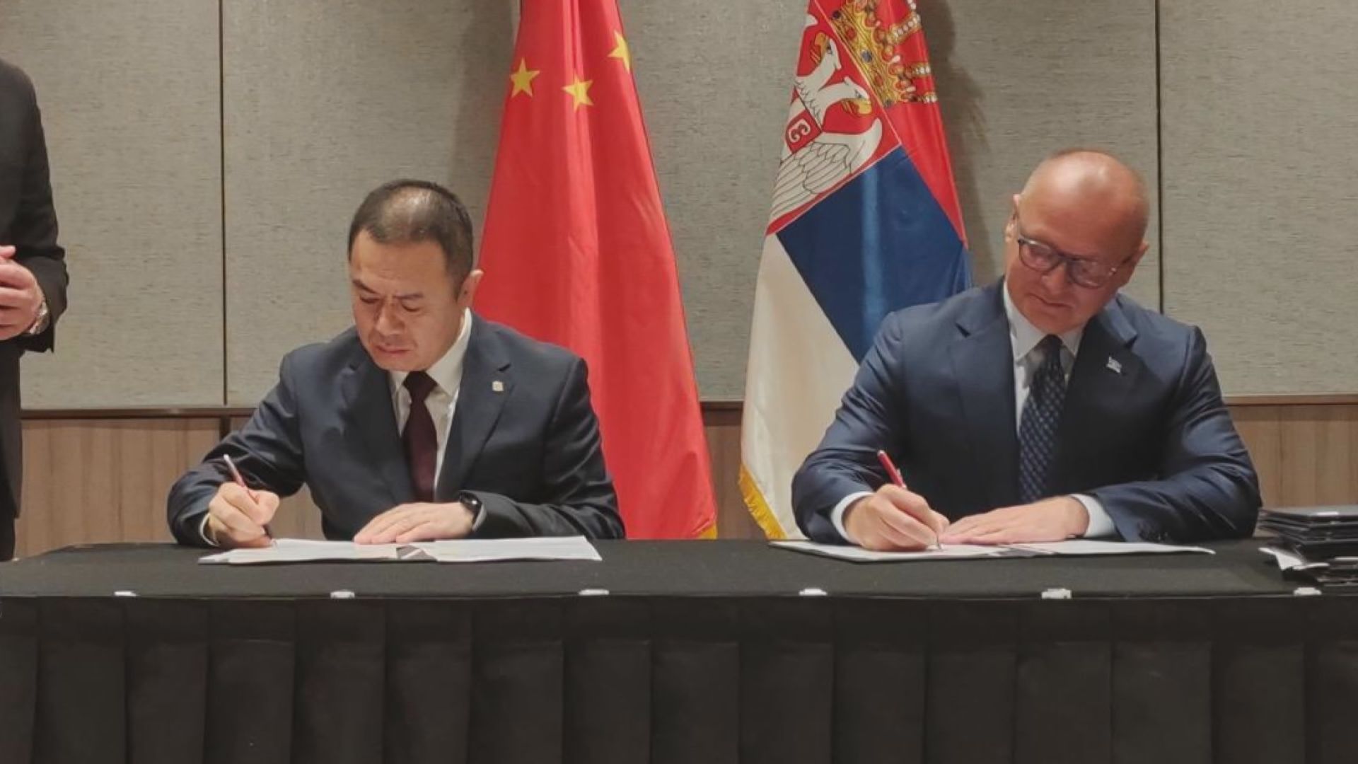 中國中車旗下企業與塞爾維亞簽署高速動車組車輛採購合同