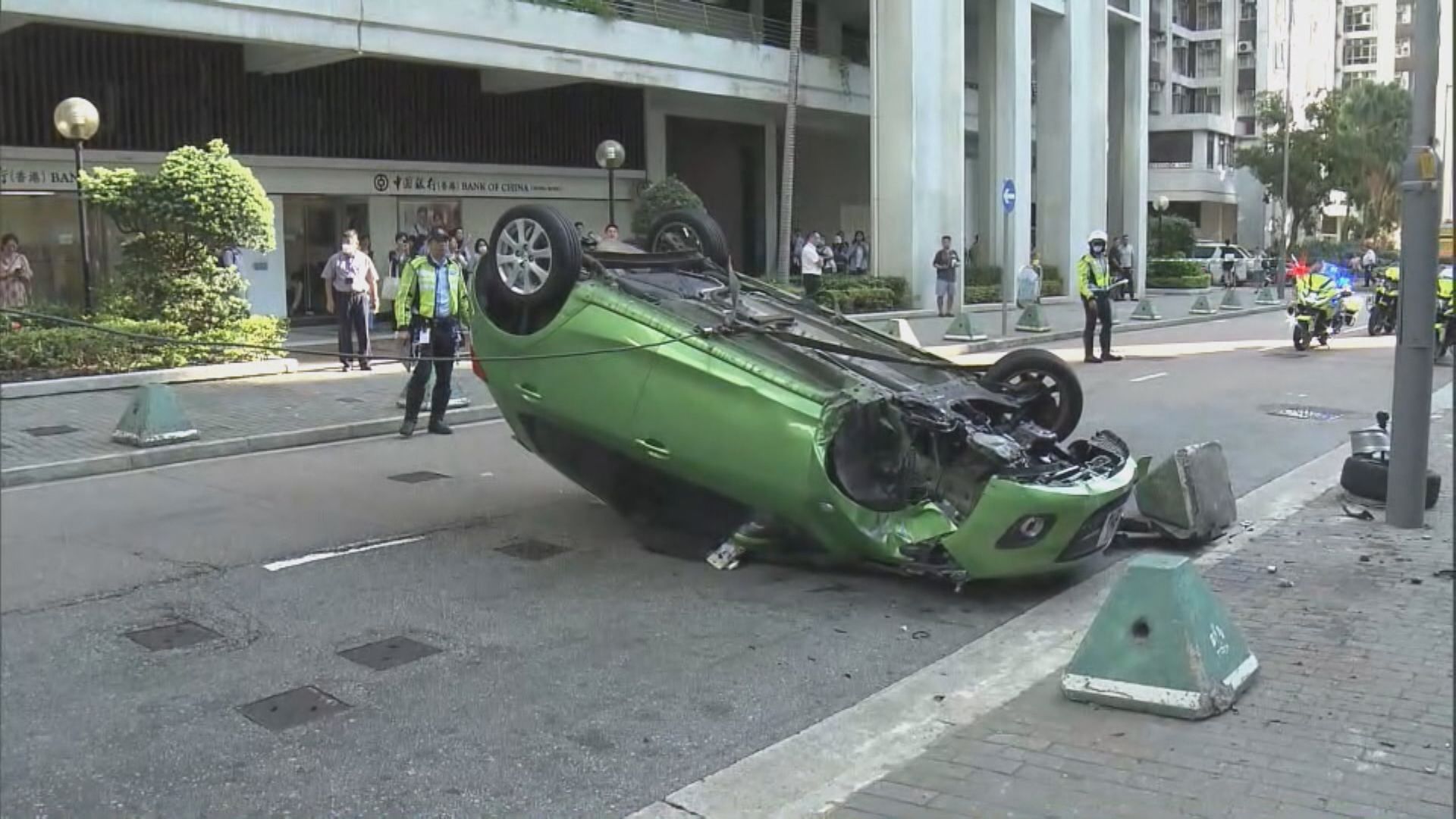 太古城私家車失控撞途人後反轉釀四傷