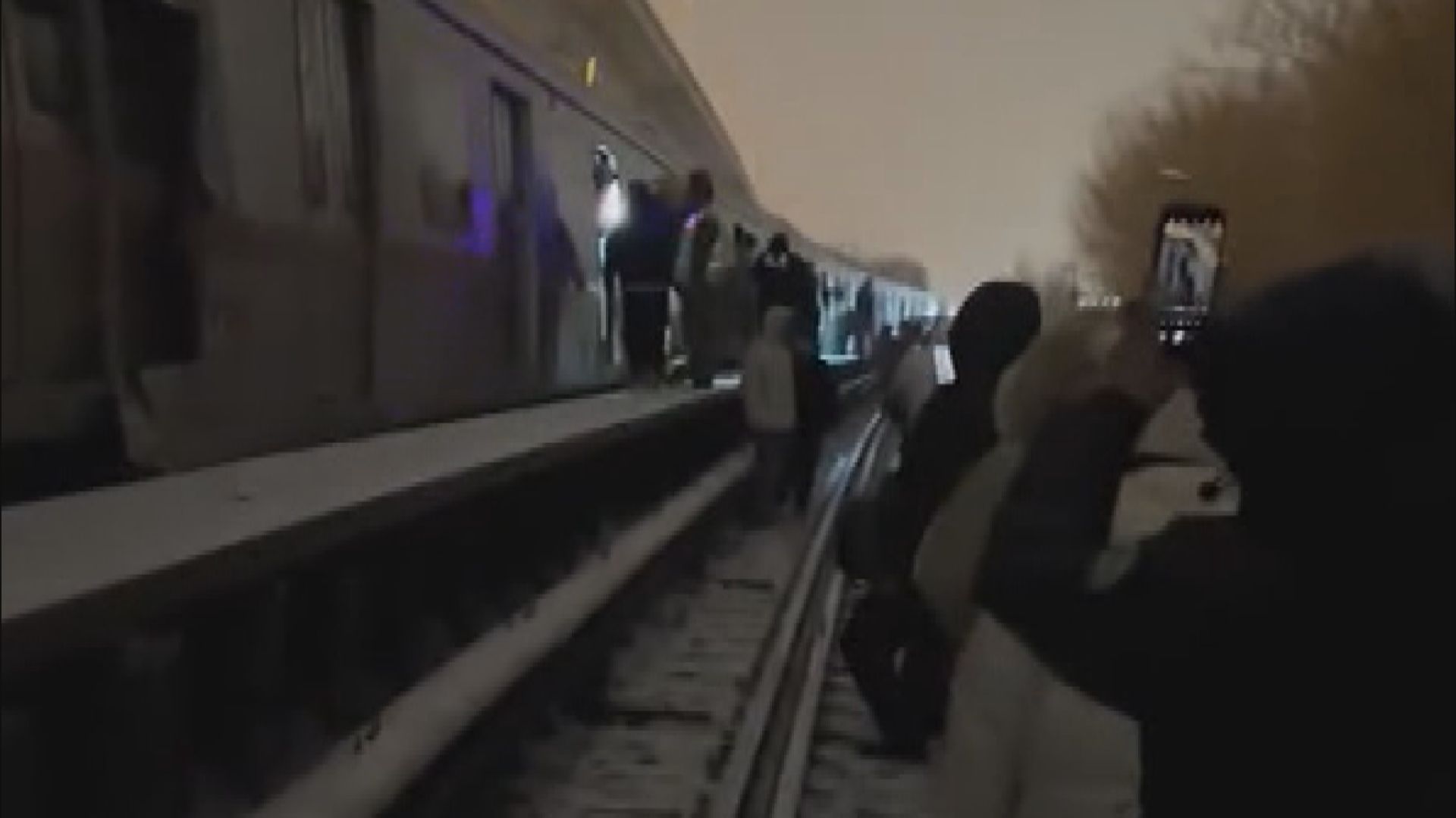 北京地鐵事故 逾500人送院 過百人骨折