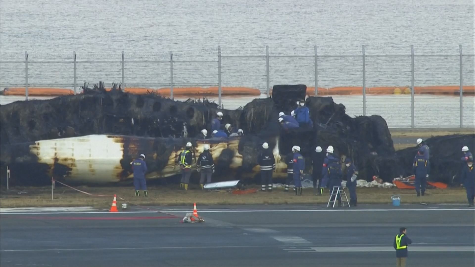 日航客機機師稱 接近羽田機場跑道期間看不到定翼機